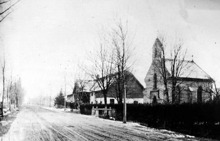 Anwesen Nummer 12 von Ignaz und Anna Ludl mit der Ludl-Kapelle