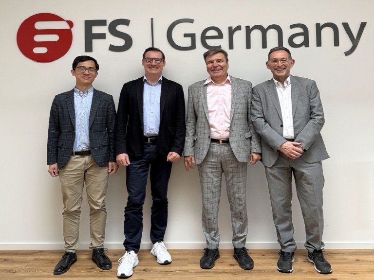 Firmenbesuch FS.COM
